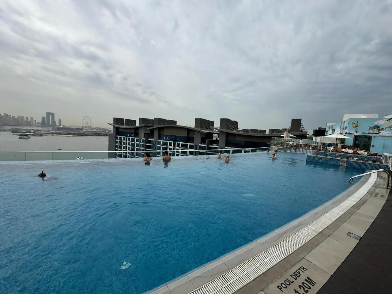 Apartment Dubai Palm Jumeirah - Free Infiniti Pool And Private Beach