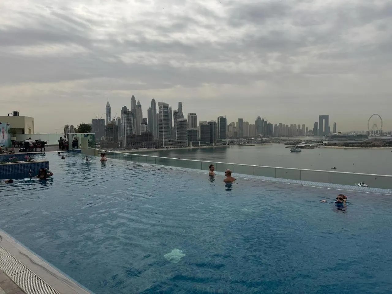 Dubai Palm Jumeirah - Free Infiniti Pool And Private Beach United Arab Emirates