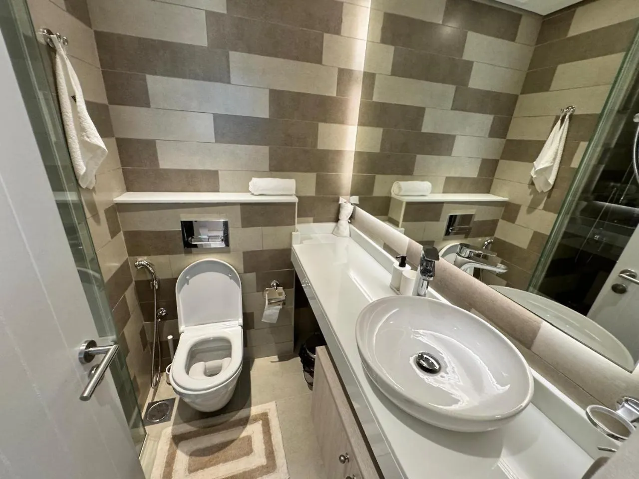 Apartment Dubai Palm Jumeirah - Free Infiniti Pool And Private Beach