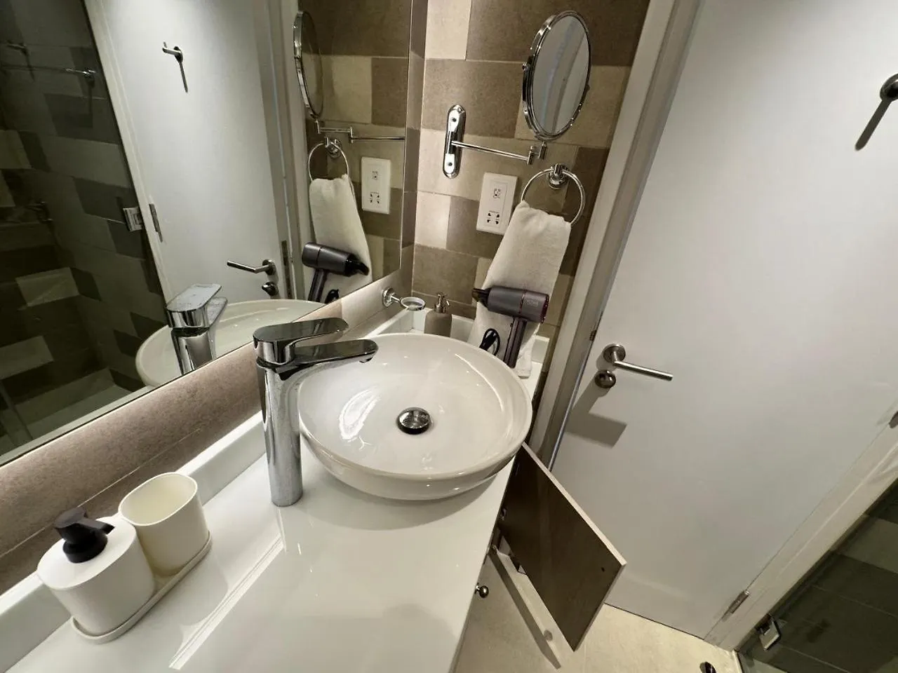 Apartment Dubai Palm Jumeirah - Free Infiniti Pool And Private Beach