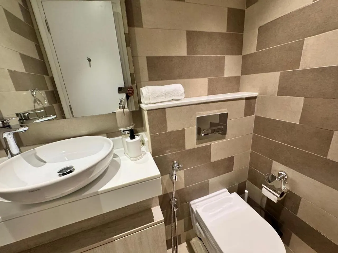 Dubai Palm Jumeirah - Free Infiniti Pool And Private Beach